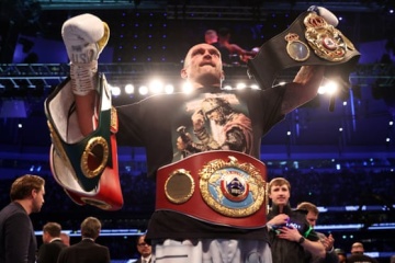 Usyk Tops Ring Magazine Heavyweight Rankings