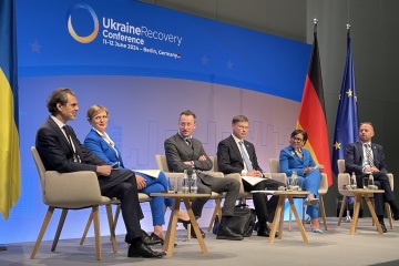 Pritzker Is In Berlin Us Provides Ukraine With Usd 824 Million In Energy Support