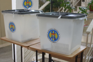 Raids In Moldova In Voter Bribery Case Ahead Of Presidential Election Runoff