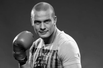 Ukrainian Boxer Uzelkov Dies