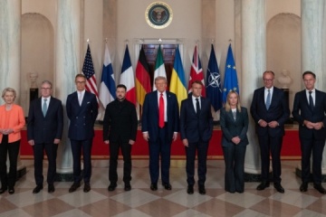 Washington Summit How Zelensky And European Leaders Brought Trump Back Into The Family 