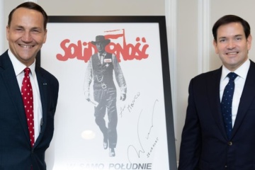 Sikorski Rubio Discuss Security Guarantees For Ukraine