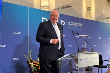 German Expert Says Trump Seeks Rapprochement With Russia Views Peace In Ukraine Only As Means To That End