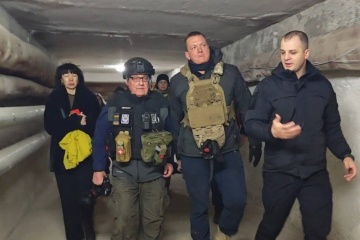 Howard Buffett Visits Kherson Tours Underground Hospital Attends Children S Celebration