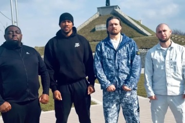 Boxer Anthony Joshua Visits Ukraine For First Time Tours Memorial In Kyiv